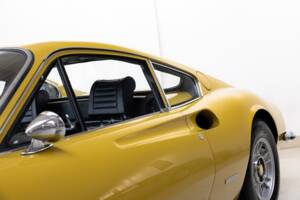 Afbeelding 14/39 van Ferrari Dino 246 GT (1970)