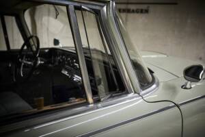 Image 52/96 de Borgward P 100 2.3 Litre (1960)