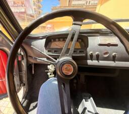 Image 17/25 of FIAT 500 L (1971)