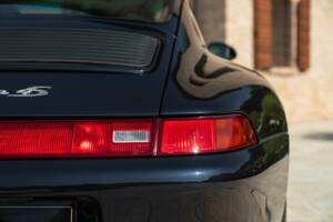 Immagine 10/50 di Porsche 911 Carrera 4S (1996)