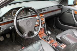 Bild 12/20 von Mercedes-Benz 300 CE-24 (1996)