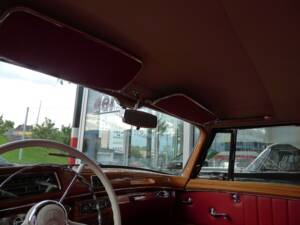 Bild 10/15 von Mercedes-Benz 220 S (1957)