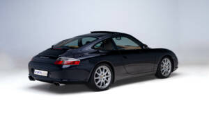 Image 8/35 de Porsche 911 Carrera 4 (2001)