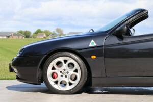 Image 18/50 of Alfa Romeo Spider 3.0 V6 24V (2001)