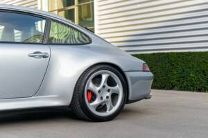 Bild 7/33 von Porsche 911 Carrera 4S (1996)