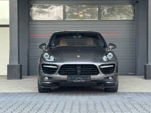 Bild 9/24 von Porsche Cayenne Turbo S (2014)
