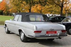 Immagine 7/17 di Mercedes-Benz 300 SE (1964)
