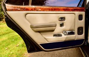 Image 42/50 of Rolls-Royce Silver Spur Park Ward (1998)