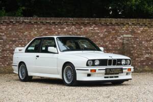 Image 25/50 of BMW M3 (1990)