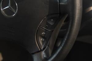 Image 14/50 of Mercedes-Benz CL 500 (2002)