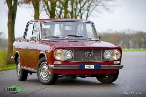 Image 18/41 of Lancia Fulvia (1972)