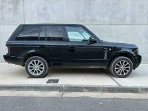 Bild 5/12 von Land Rover Range Rover 4.4 TDV8 Vogue SE (2012)
