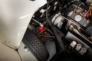Image 44/53 de Jaguar E-Type (1970)