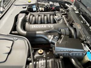 Image 16/50 of Jaguar XJ 8 Sovereign (2000)