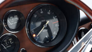 Image 34/69 de Ferrari 365 GT 2+2 (1969)