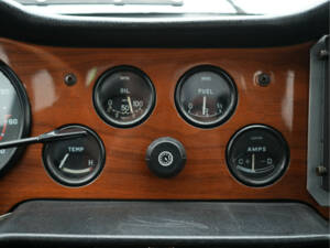 Image 13/33 of Triumph TR 6 (1969)