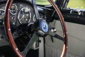 Immagine 18/24 di Aston Martin DB 6 Volante (1967)