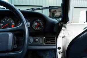 Bild 28/48 von Porsche 911 Speedster 3.2 (1989)