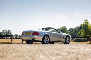 Image 9/50 de Mercedes-Benz SL 500 (2003)