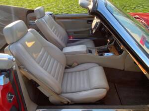 Image 12/30 of Jaguar XJS 5.3 V12 (1992)