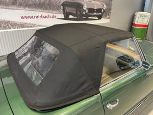 Image 13/22 of Mercedes-Benz 280 SL (1970)