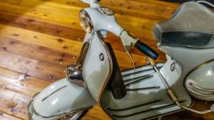 Image 13/14 de Piaggio Vespa 125 (1961)