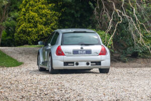 Image 8/26 de Renault Clio II V6 (2001)