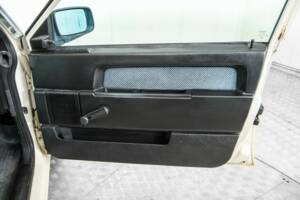 Image 32/50 of Volvo 740 GL (1987)