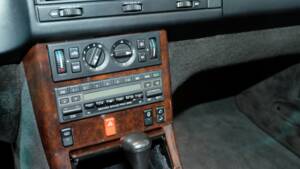 Image 14/51 of Mercedes-Benz 500 SL (1992)