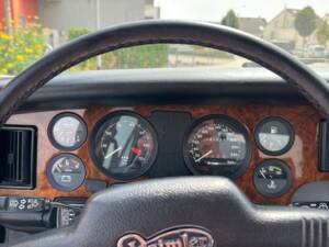 Image 16/20 of Daimler Double Six (1992)