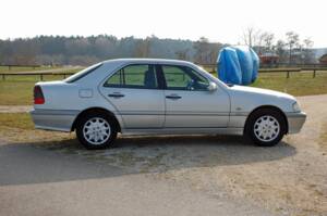 Bild 9/40 von Mercedes-Benz C 200 Kompressor (1997)