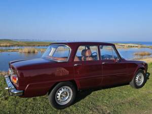 Imagen 8/8 de Alfa Romeo Giulia Nuova Super 1600 (1970)