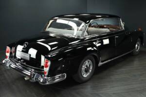 Image 2/30 of Mercedes-Benz 300 d (1958)