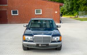 Image 7/72 de Mercedes-Benz 500 SEL (1984)