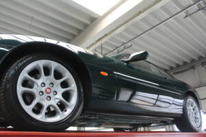 Image 7/50 of Jaguar XKR (2001)