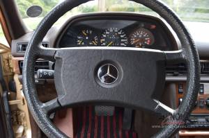 Bild 18/39 von Mercedes-Benz 300 SE (1986)