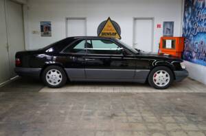 Bild 32/35 von Mercedes-Benz E 320 (1993)
