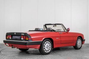 Image 2/50 of Alfa Romeo 2.0 Spider QV (1988)