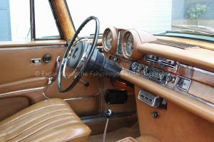 Image 11/24 of Mercedes-Benz 280 SE 3,5 (1970)