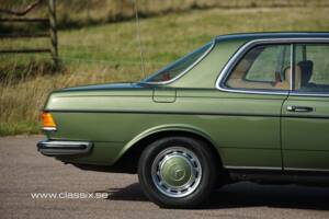 Image 5/17 of Mercedes-Benz 280 CE (1977)