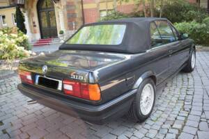 Afbeelding 4/13 van BMW 318i (1993)