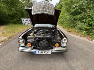 Image 20/37 de Mercedes-Benz 280 SEL 4,5 (1972)