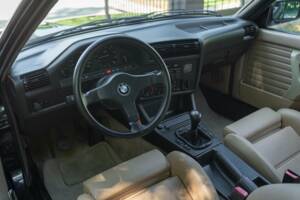 Bild 30/50 von BMW 320i (1989)