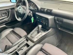 Imagen 11/51 de BMW 323ti Compact (1998)