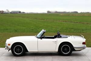 Image 14/50 de Triumph TR 6 (1970)