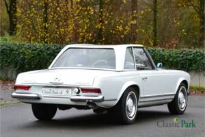 Image 32/50 of Mercedes-Benz 250 SL (1966)