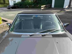 Image 3/52 de Mercedes-Benz 500 SL (1985)