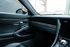 Bild 24/52 von Porsche 911 Turbo S (2017)