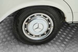 Image 33/50 of Mercedes-Benz 300 D (1980)