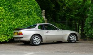 Image 3/24 of Porsche 944 Turbo (1988)